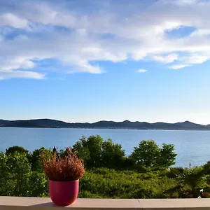  Apartment Seaview House Mali Rog