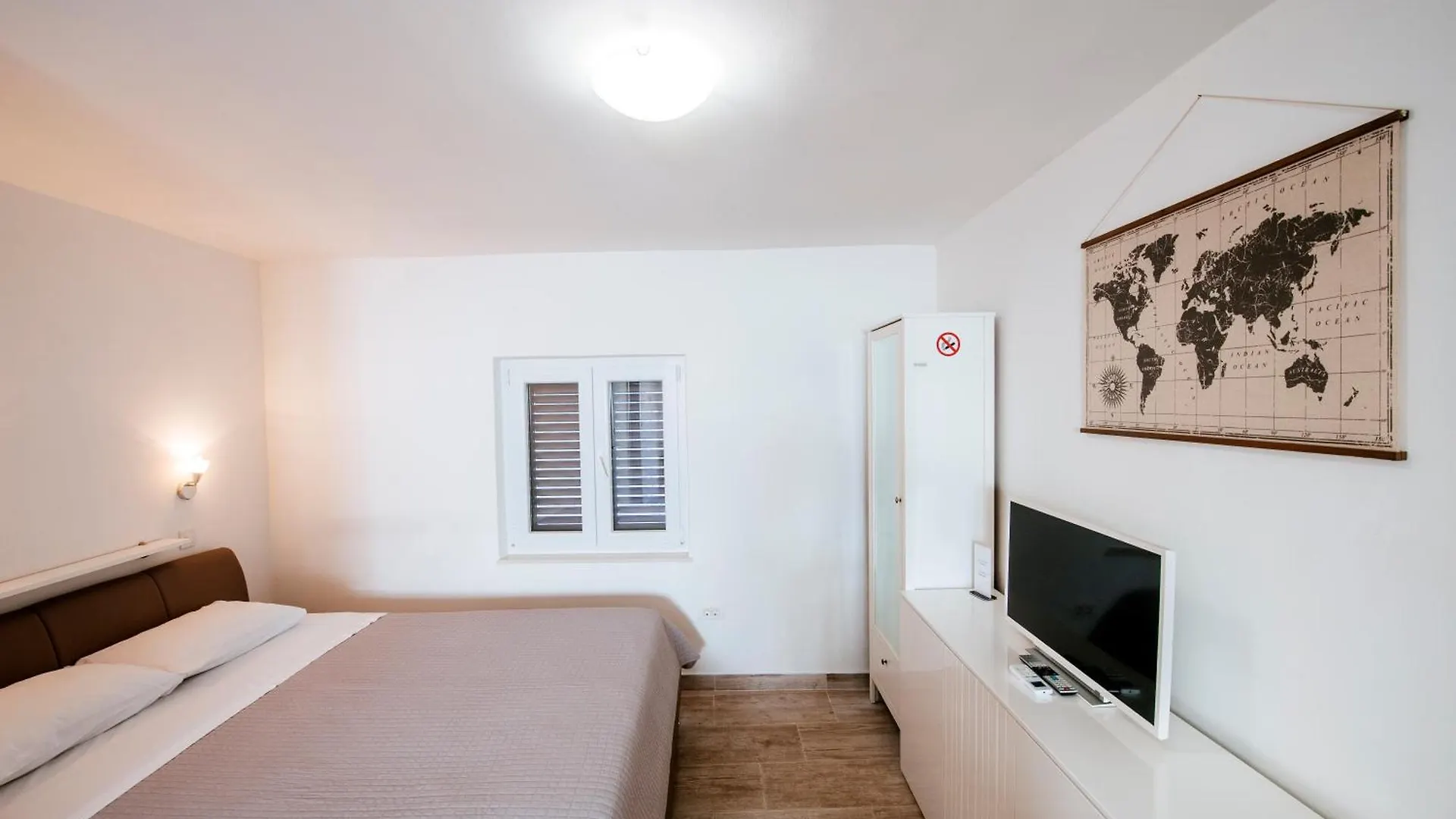Apartmani Ema Zadar 0*,